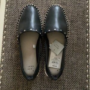 Sz 7.5 women’s black slip on memory foam shoes NWT